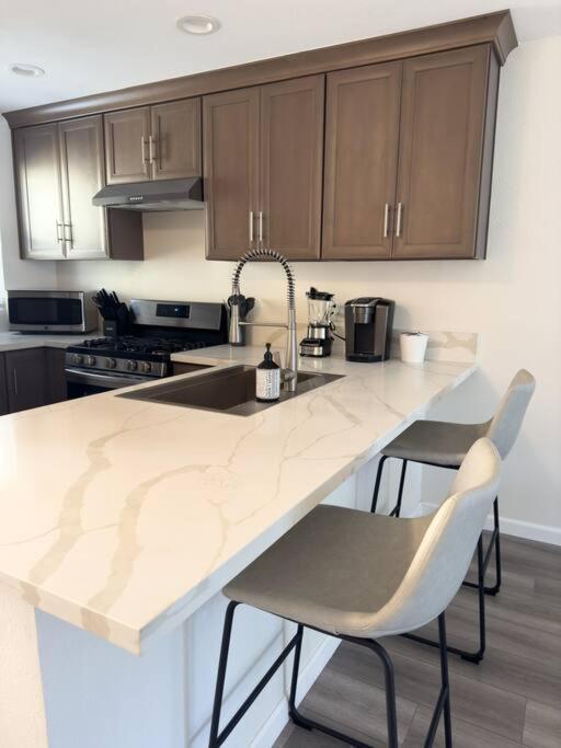 Modern Retreat 1 Mi. From Disney Anaheim Exterior foto