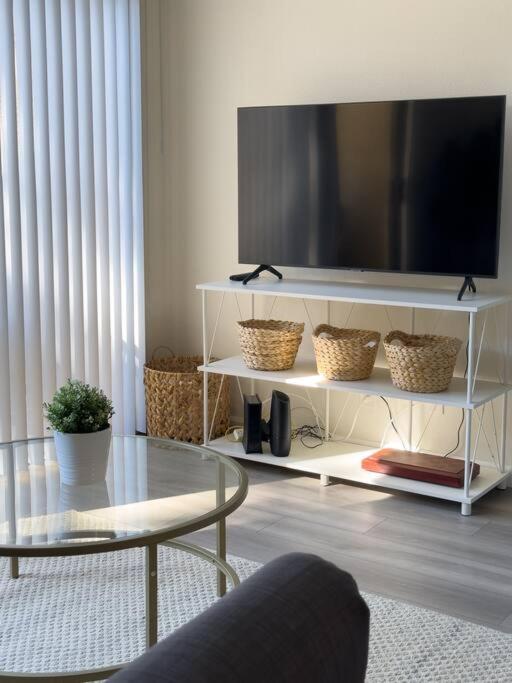 Modern Retreat 1 Mi. From Disney Anaheim Exterior foto